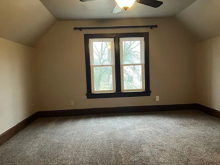 504 Storle Ave — Photo 5