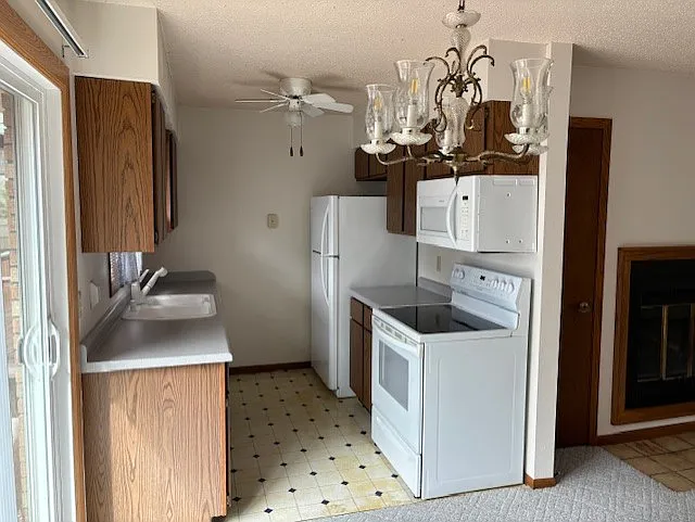 2 bed, 925 sqft, $995 — Photo 2