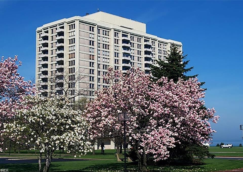 1st image of 2 Bratenahl Pl APT 8A