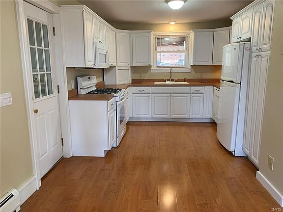 4th image of 106 Academy St