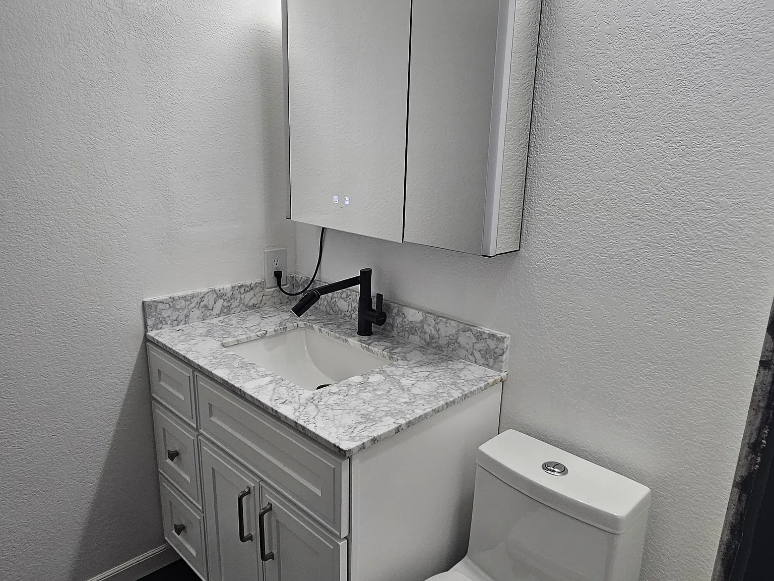 2 bed, 2.5 bath, 1296 sqft, $2,950 — Photo 2