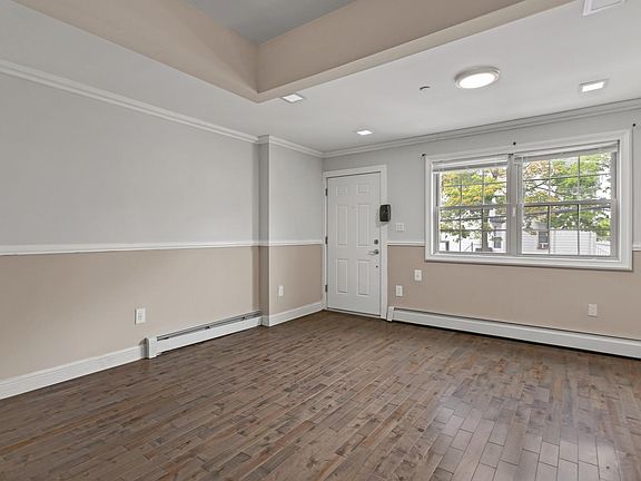 5th image of 634 E 220th St #2