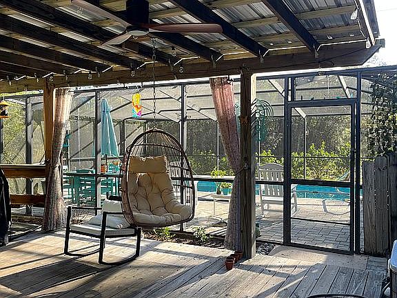Side deck/kitchen