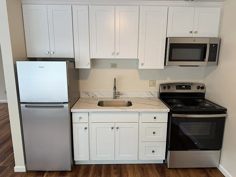 4760 22nd Ave NE #10 — Photo 9