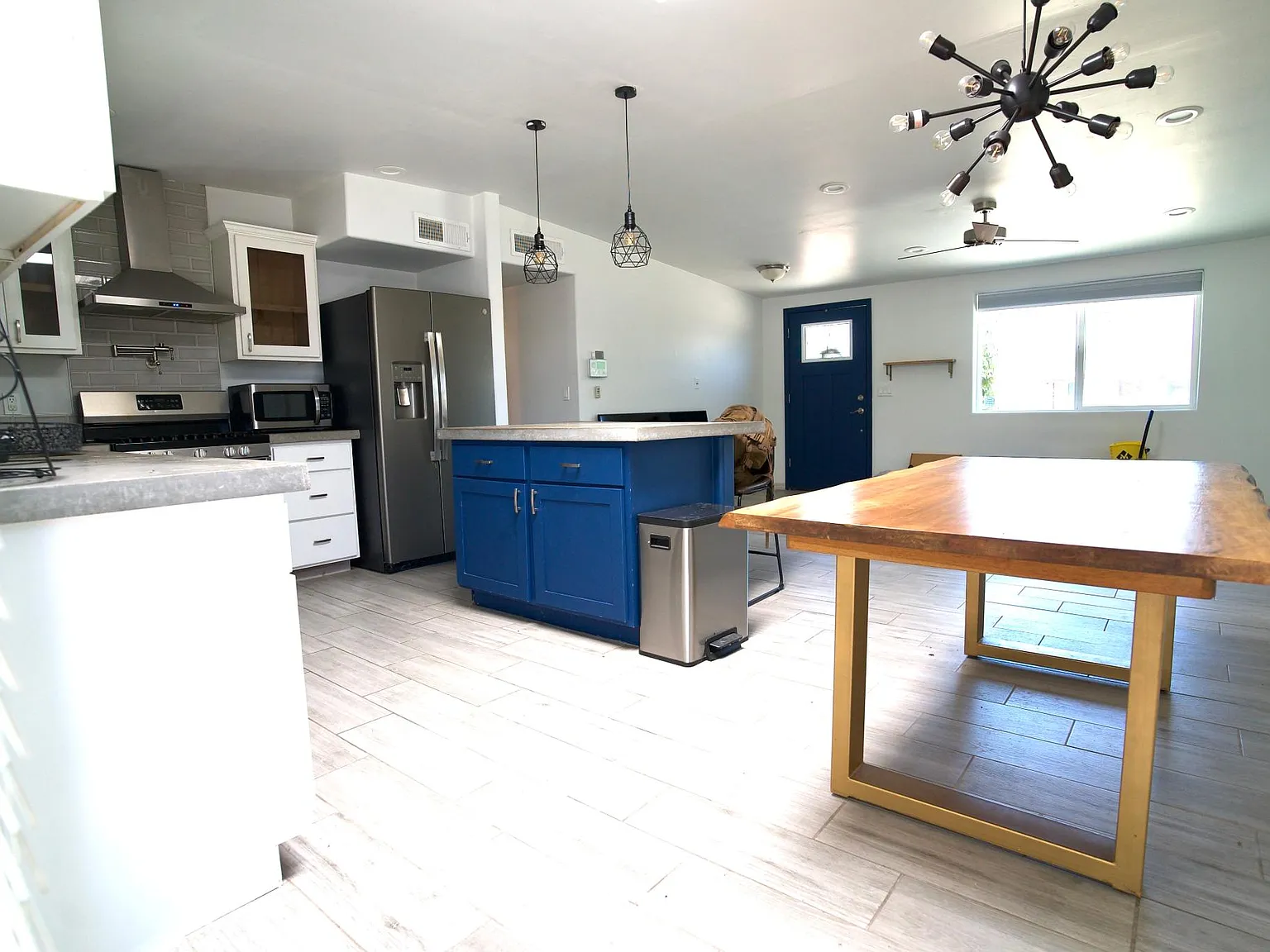 4 bed, 1350 sqft, $1,980 — Photo 4