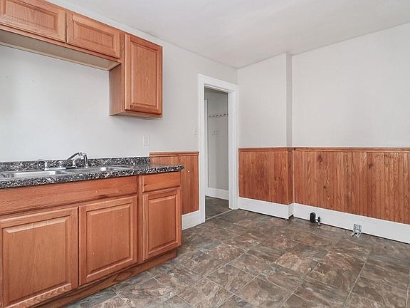 4th image of 954 E 239th St #2