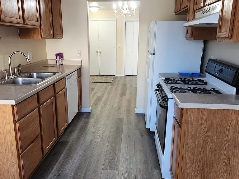 796 Castle Valley Blvd #H — Photo 4