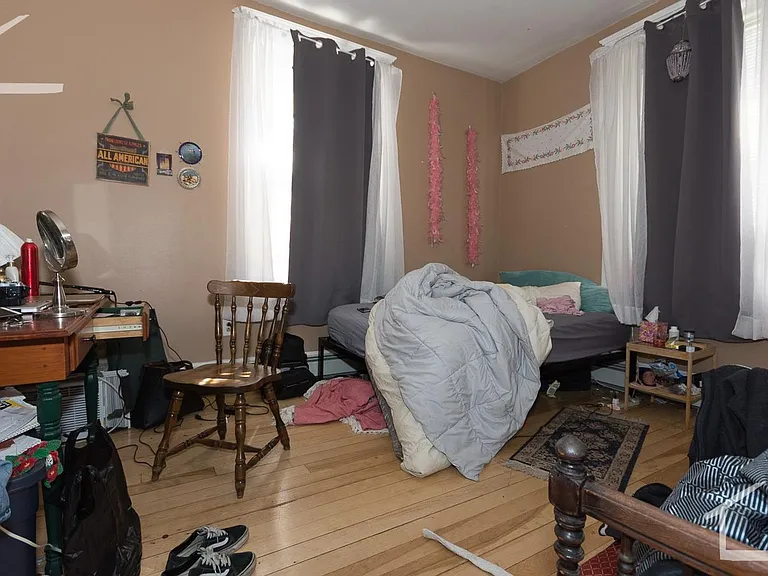 185 Harvard Ave #4 — Photo 2