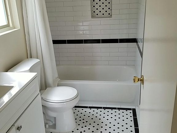 3rd image of 1804 Flagler Ln