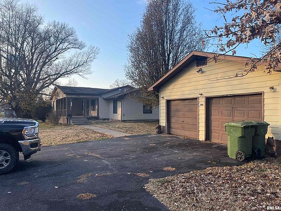 2nd image of 1500 Benton Ave