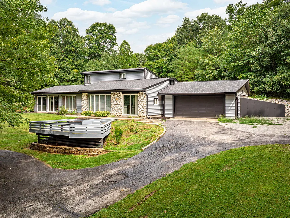 4602 Lake Forest Dr