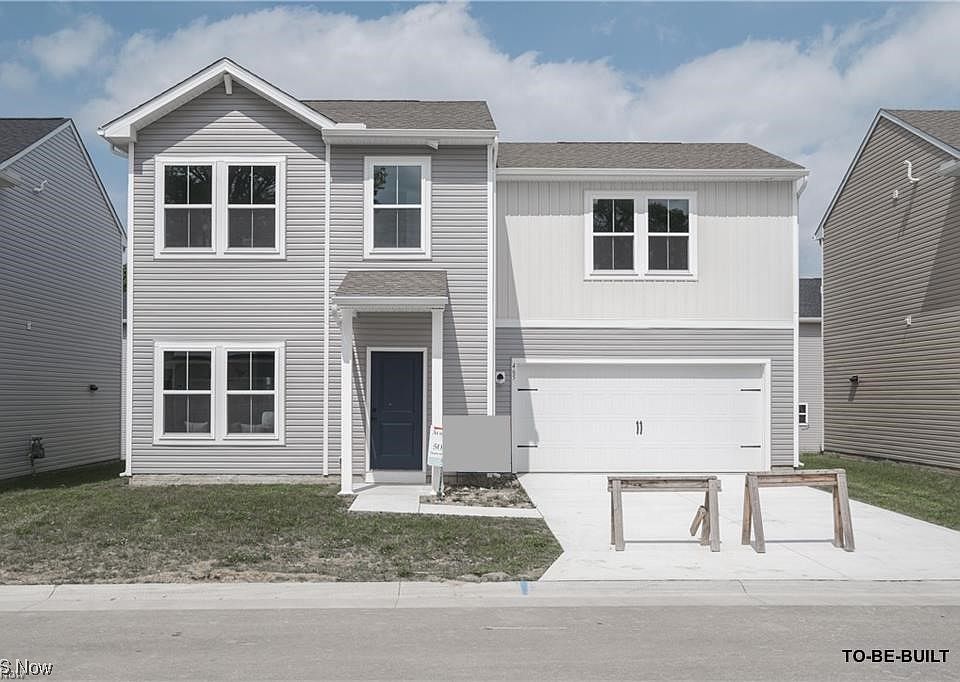 1st image of 465 Auld Farm Cir