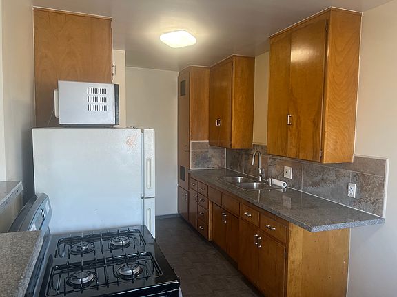 3rd image of 1216 W Shorb St APT C