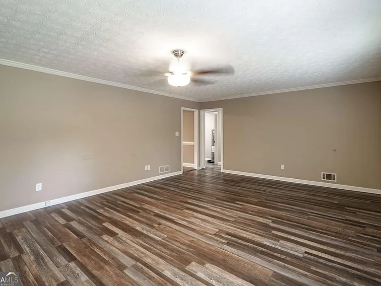 5240 Emmett Still Rd — Photo 9