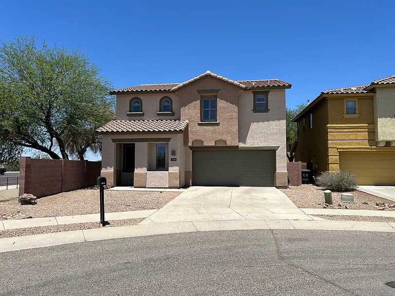 1680 W Homecoming Way — Photo 2