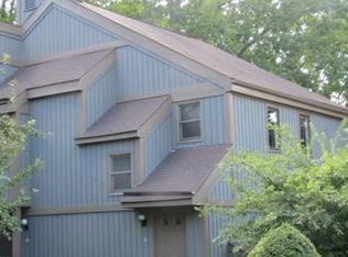 131 Heatherwood Dr, Brookfield, CT 06804