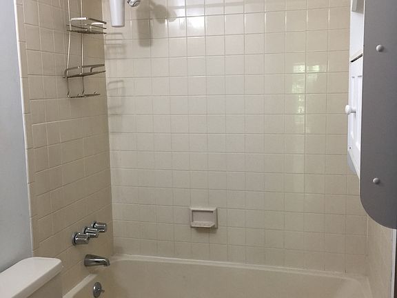 4th image of 2 Sugarbowl Ct Unit 9