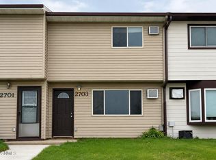 2703 Pheasant Run Pkwy, Williston, ND 58801