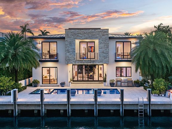 2nd image of 424 Coconut Isle Drive