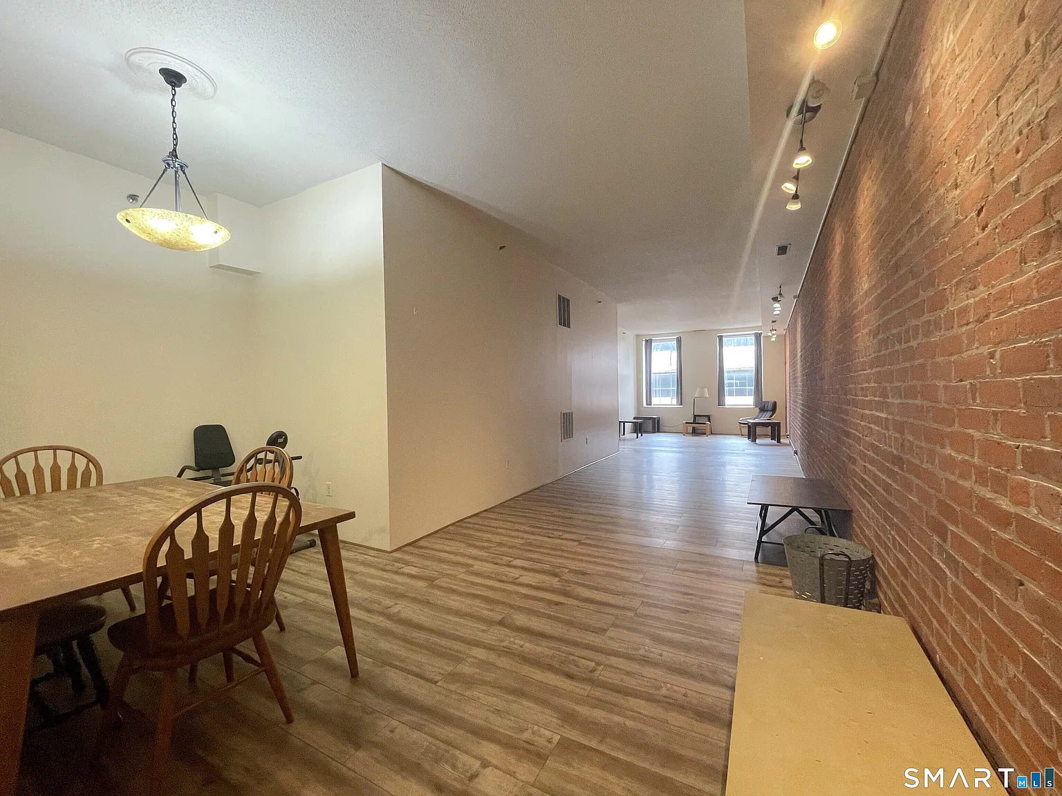 3 bed, 1.0 bath, 1344 sqft, $2,600 — Photo 4