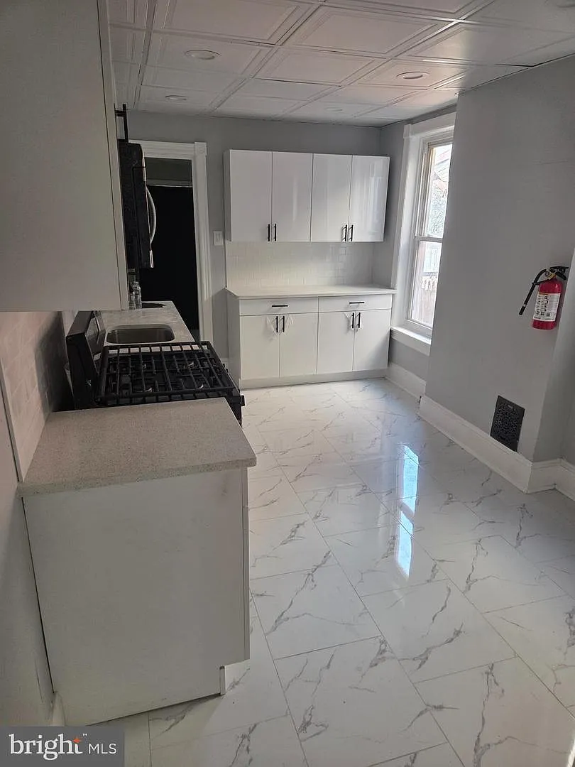 19 Cuyler Ave photo 1