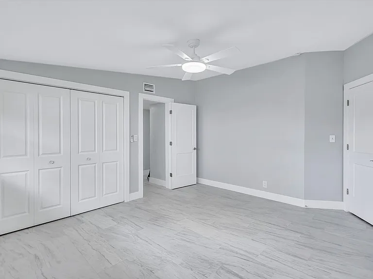 325 Capri Blvd — Photo 16