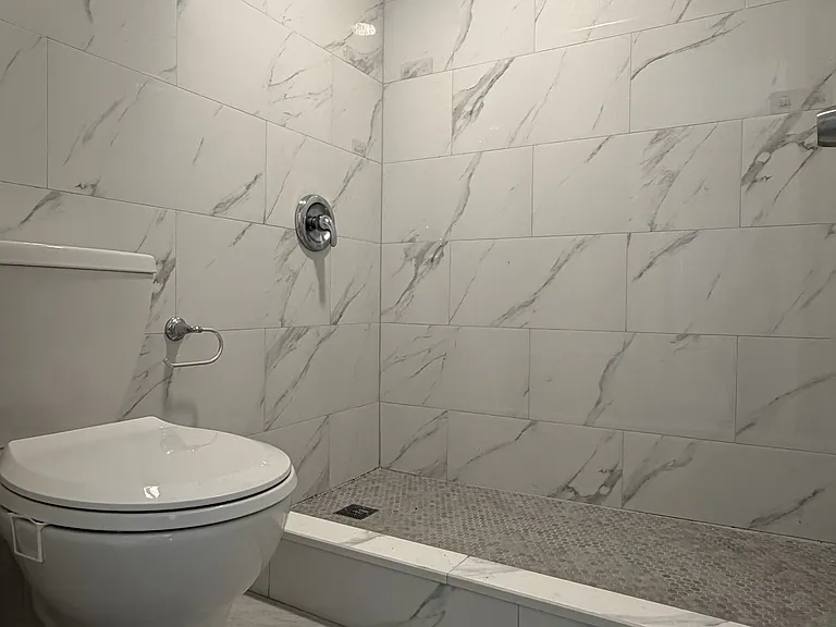 4214 Desoto Ave #42 — Photo 11