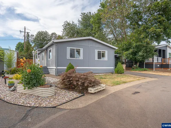 631 E Ellendale Ave Unit 207, Dallas, OR 97338