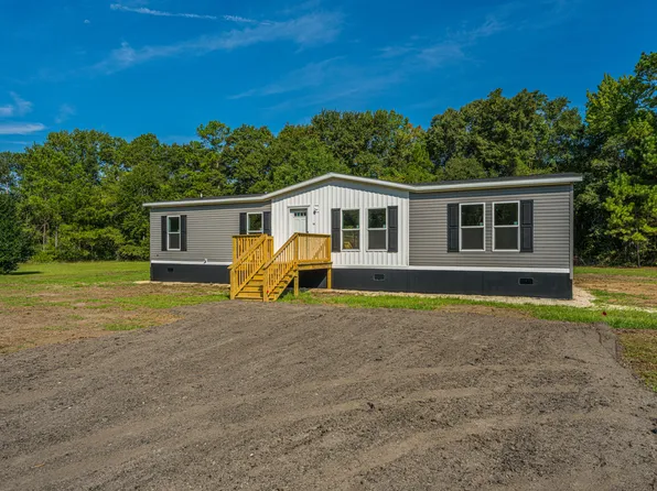 118 Rooster Ln, Saint Stephen, SC 29479