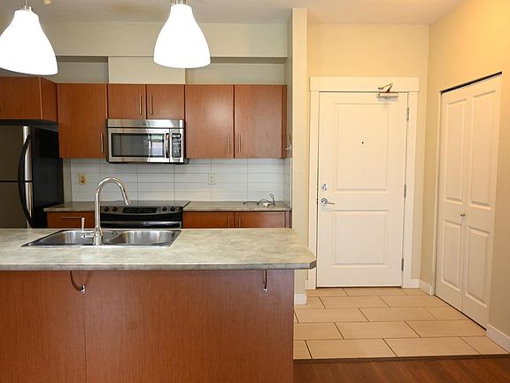 2nd image of 33545 Rainbow Ave #202