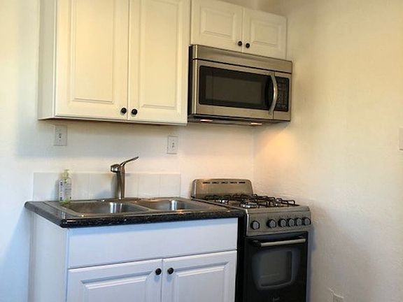 5th image of 8323 Fresno Ave