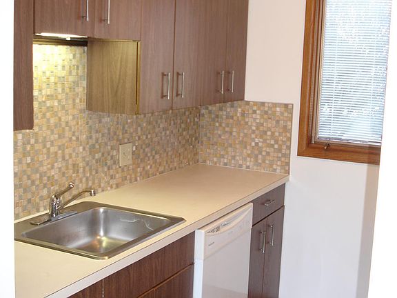 5th image of 816 S Beacon Blvd APT 51