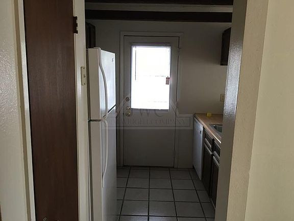 3rd image of 2107 Robert E Lee Dr APT B