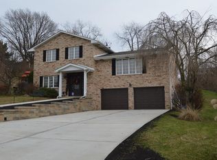 72 Windcrest Dr, Cecil, PA 15321