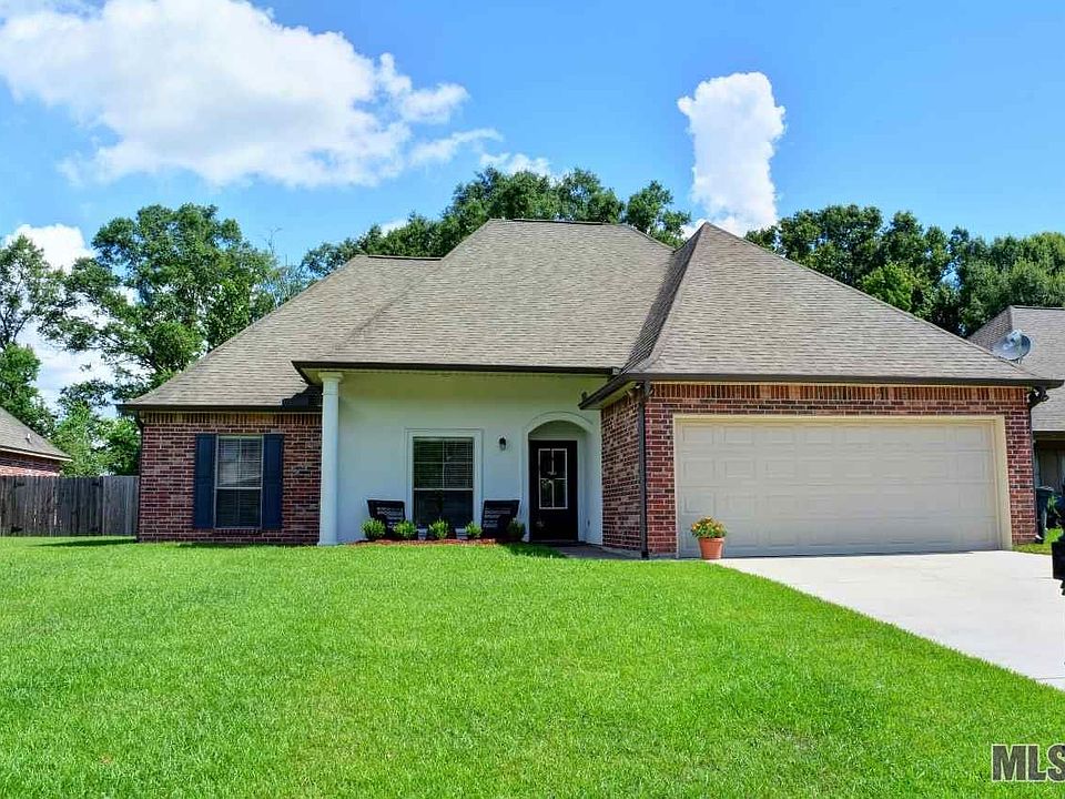 1st image of 39082 Balmoral Dr