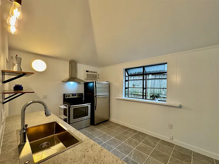 2413 Woodhead St #C — Photo 7