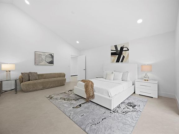 4th image of 7571 Estrella Circle