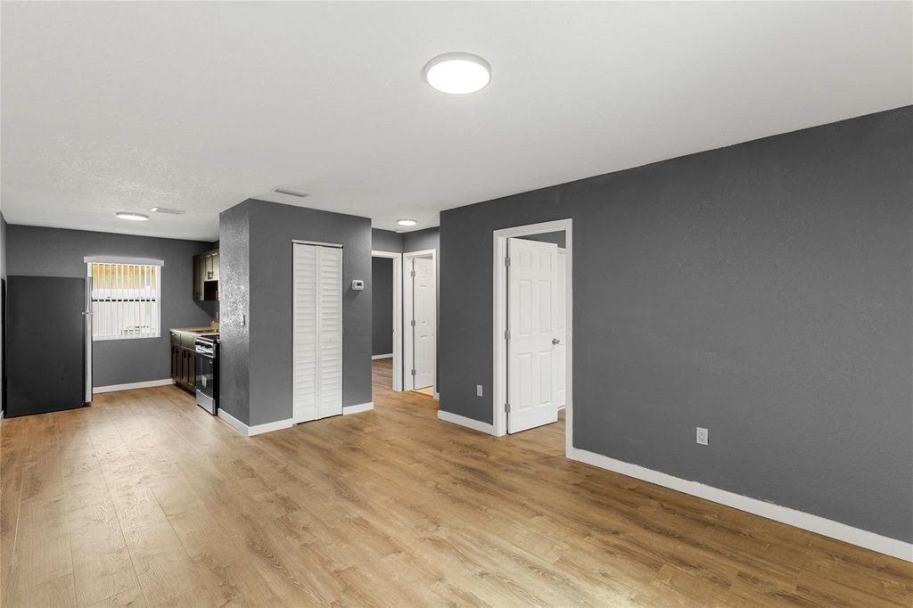 237 NW 12th Court, photo 4