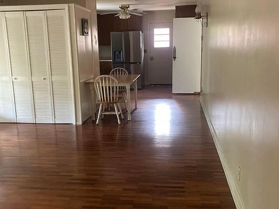 3rd image of 151 Bradley Blvd