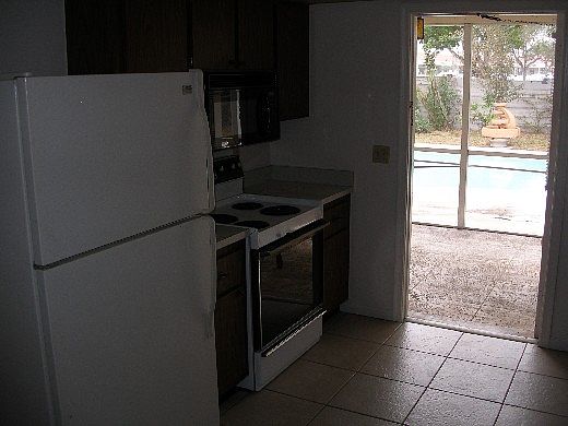 2nd image of 8849 Sunset Dr