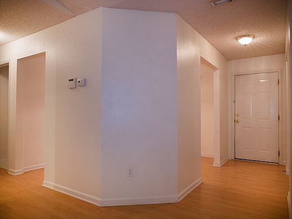 5th image of 58 Langdon Dr