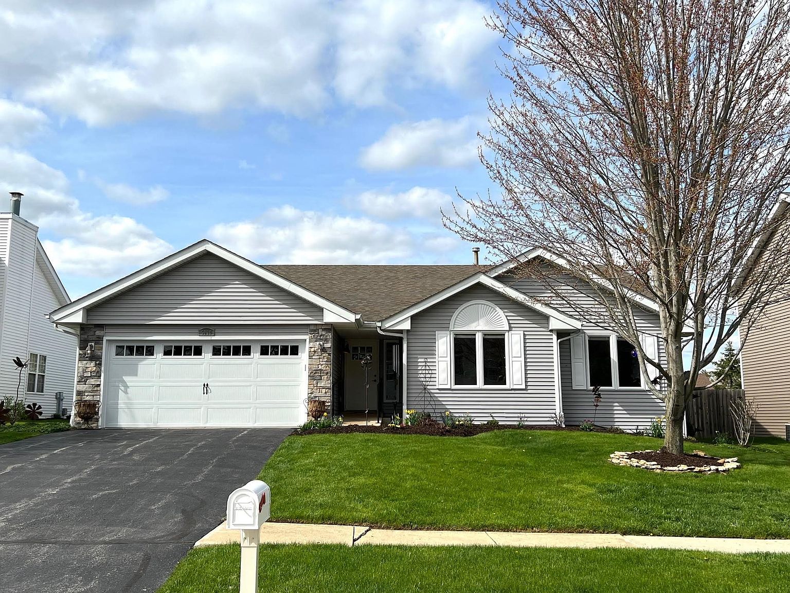 5930 Candover Rd, Loves Park, IL 61111 Zillow