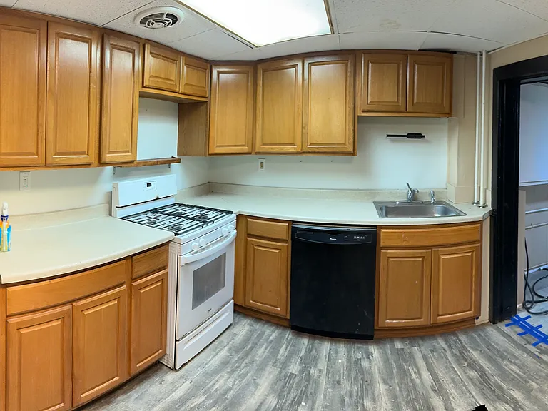 31 W Green St — Photo 12