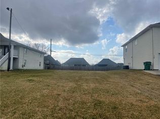 72 Carriage Ln, Destrehan, LA 70047