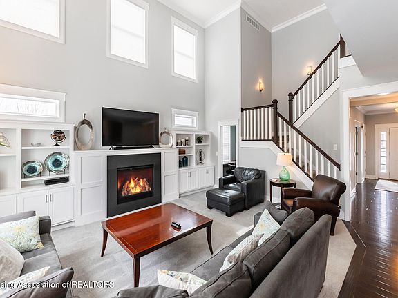 5th image of 6074 Sacramento Way