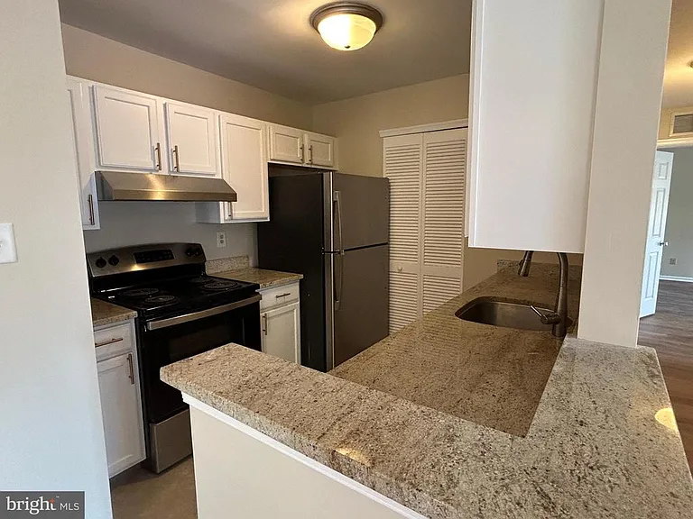 504 Britton Pl — Photo 8
