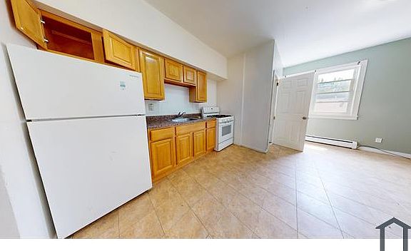 4th image of 302 York Ave Floor 2