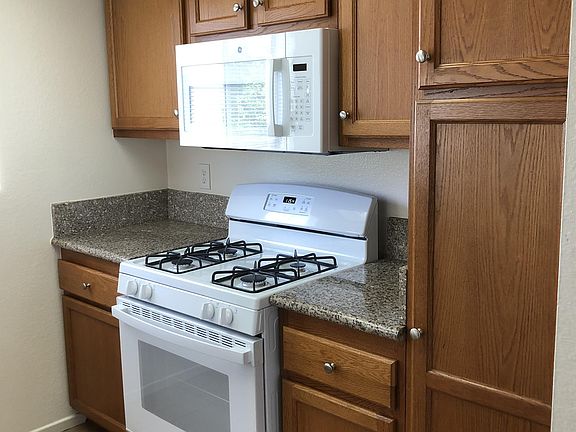 4th image of 575 S Parker St APT C