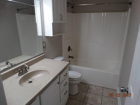 5th image of 162 Southwood Dr