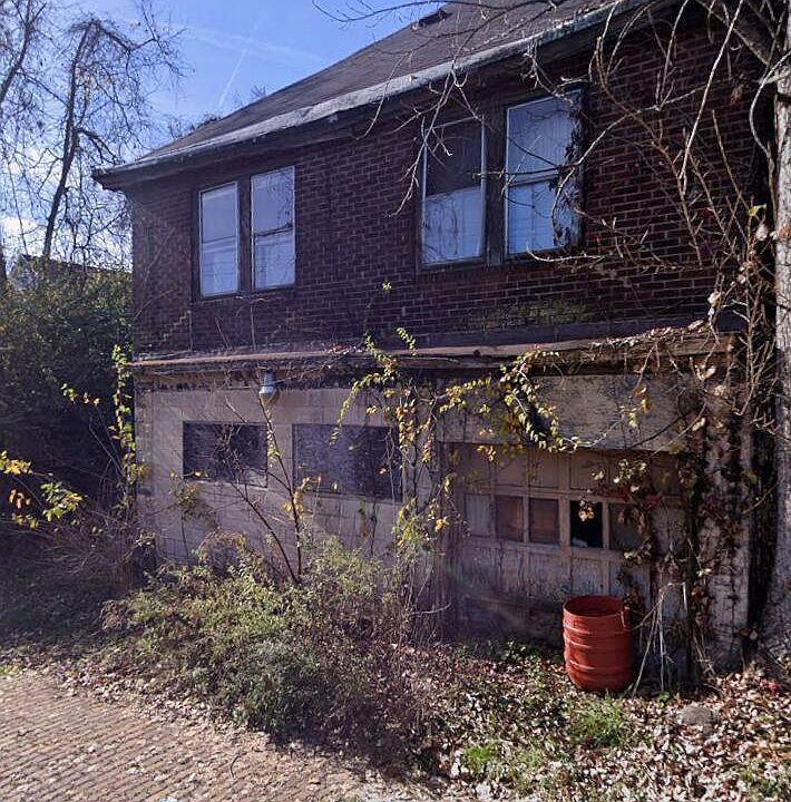1st image of 322 Cedar St